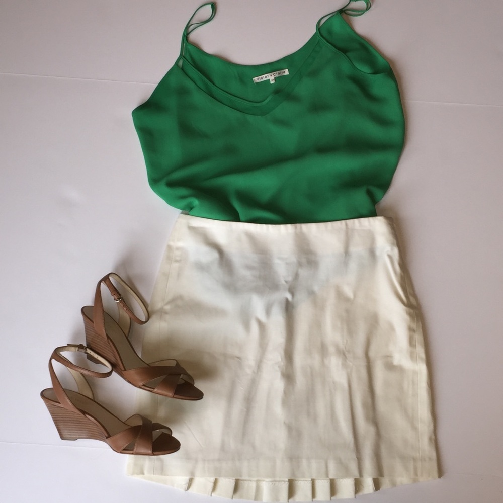Body by Victoria sexy mini with pleated back sz 2